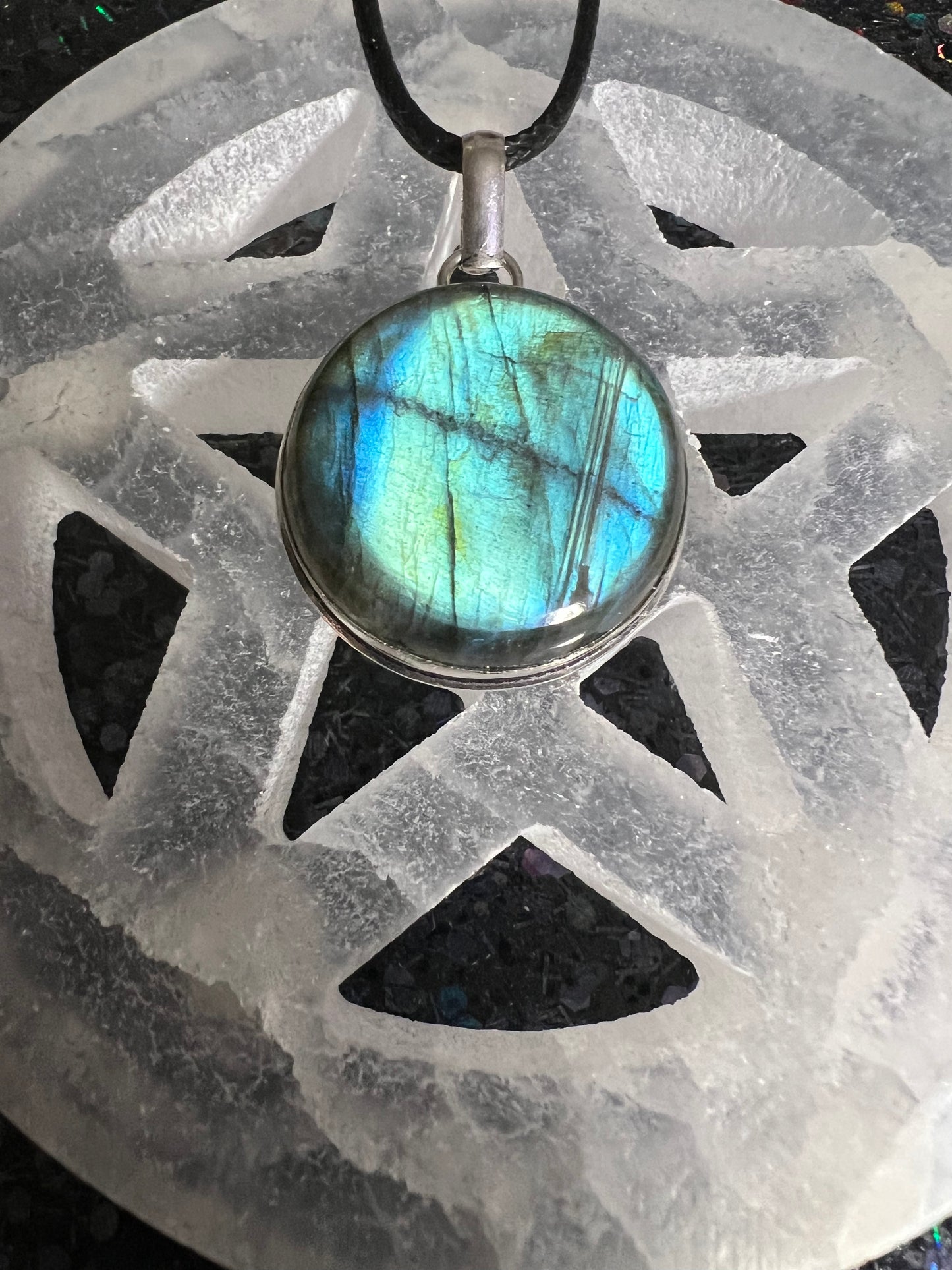 Labradorite Circle Pendant