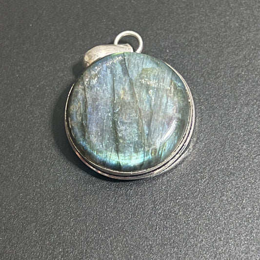 Labradorite Circle Pendant