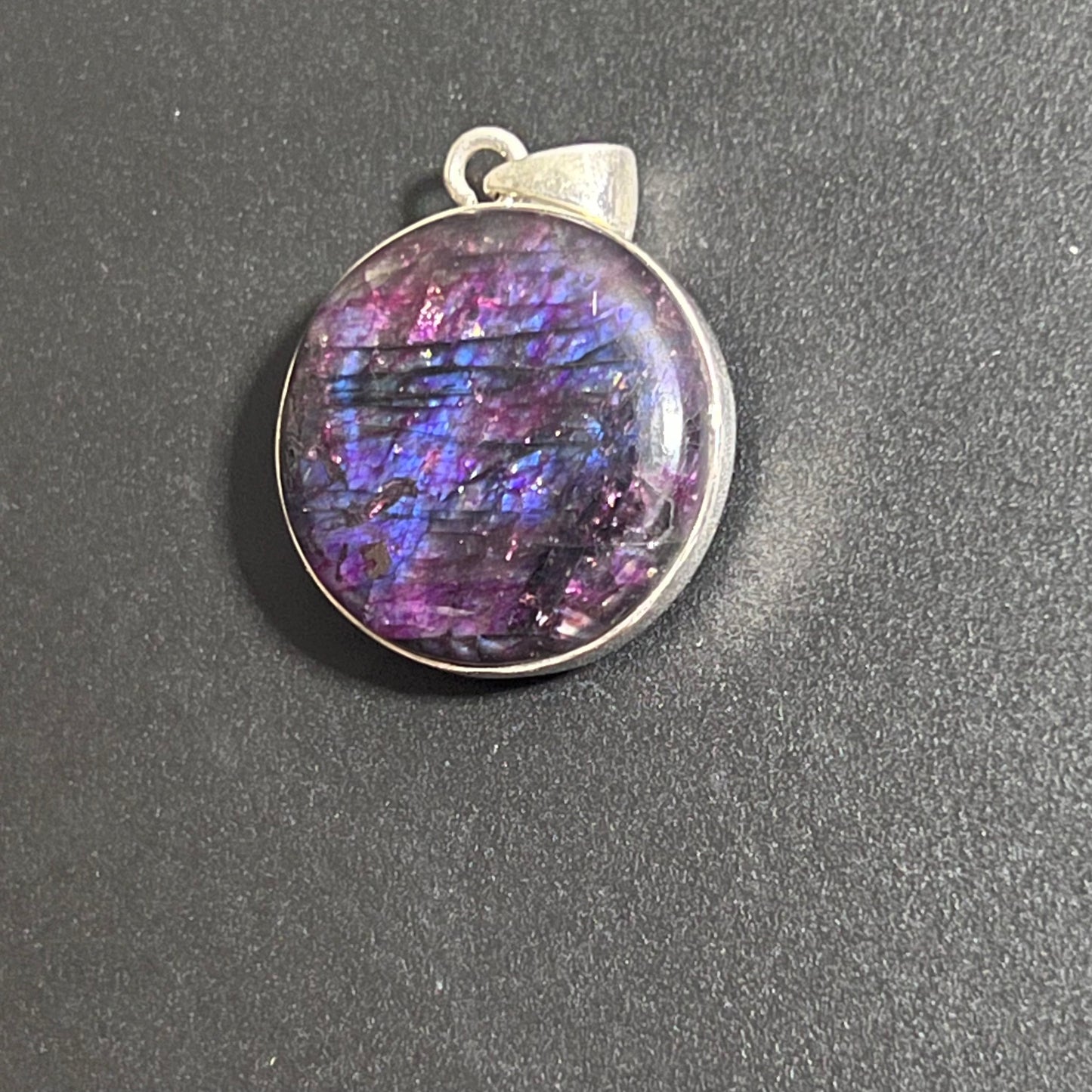 Labradorite Small Circle Pendant